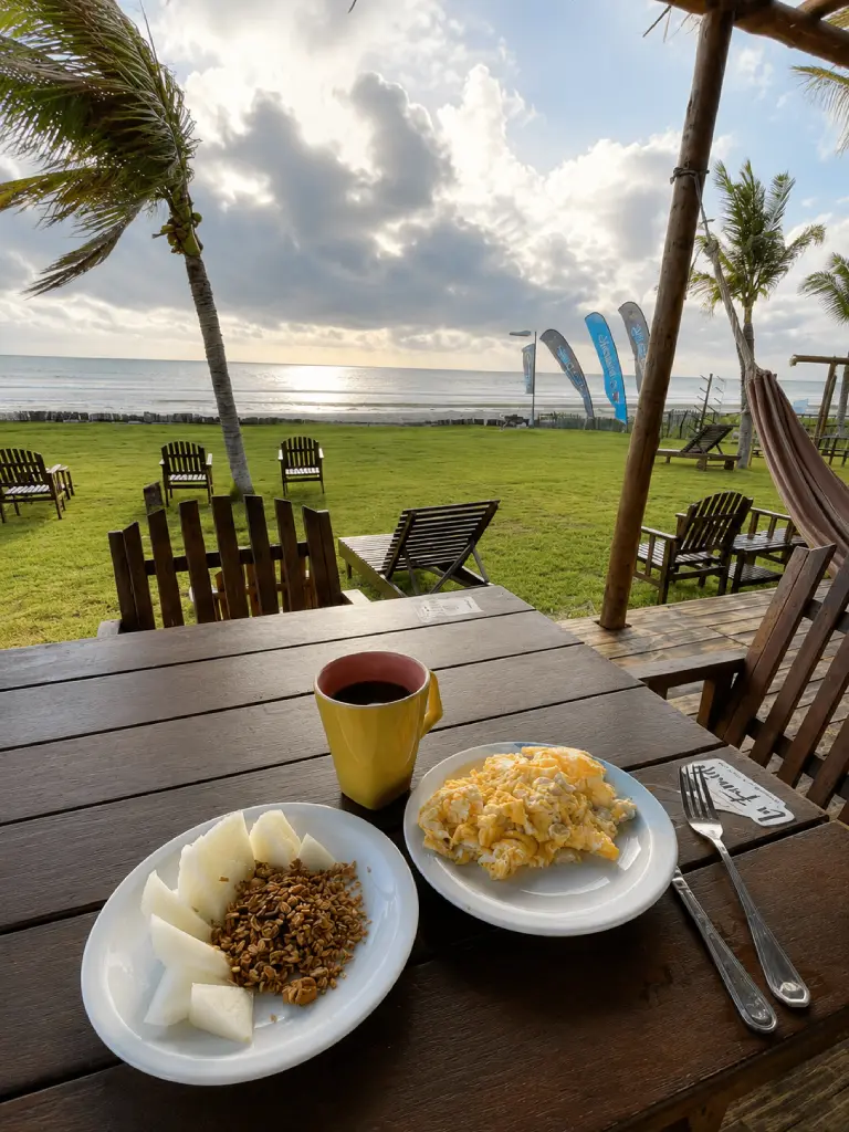 Petit-déjeuner avec vue sur l'océan à la Famille Pousada à Tremembé