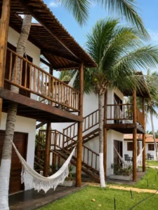 Accommodatie van Famille Pousada met hangmatten en balkons vlak bij de kitesurfspot van Tremembé.