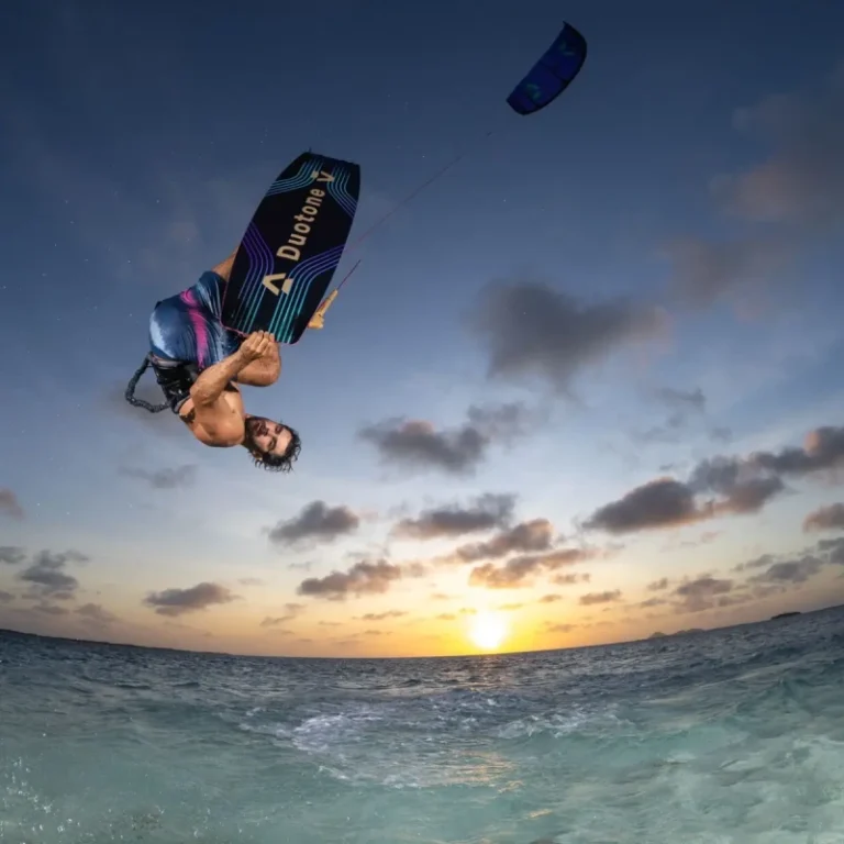Barre de kitesurf Duotone Click Bar 2026 utilisée pour contrôler une aile de kitesurf.